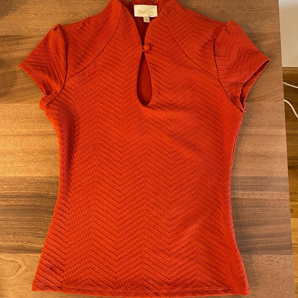 Burnt Orange keyhole Mod Cloth top